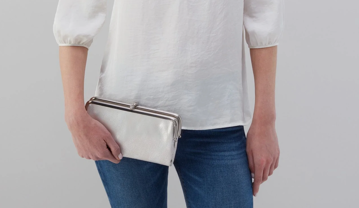 Lauren Clutch Wallet Metallic